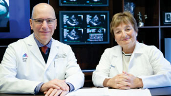 Imagen: El Dr. David Adams y la Dra. Julie Swain de CMeD (Fotografía cortesía de Mount Sinai Heart).