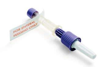 Imagen: Un ejemplo del conector del tubo de alimentación, Spikeright Plus (Fotografía cortesía de Nestlé Nutrition).
