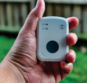 Imagen: La alarma médica móvil mPERS de iHelp (Fotografía cortesía de Medical Alarm Concepts).
