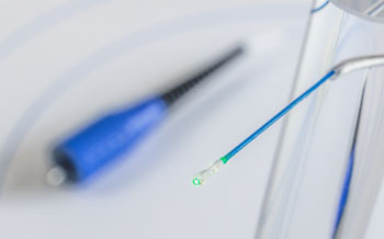 Imagen: La punta de balón de la fibra de láser de holmio GentleFlex (Fotografía cortesía de Dornier MedTech).