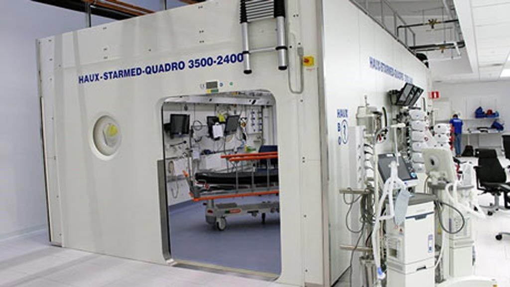 Imagen: La cámara de TOHB en la Academia Sahlgrenska (Fotografía cortesía de la Academia Sahlgrenska). Imagen: La cámara de TOHB en la Academia Sahlgrenska (Fotografía cortesía de la Academia Sahlgrenska).
