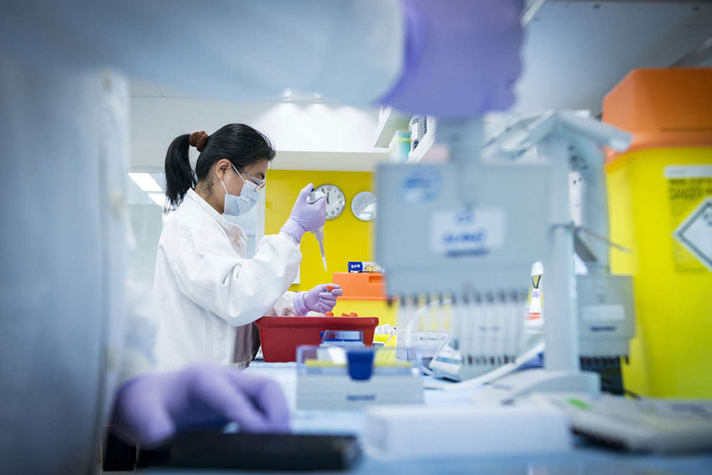 Imagen: La vacuna de AstraZeneca contra la COVID-19 podría estar lista para la inmunización a gran escala ya en diciembre, dice el director ejecutivo (Fotografía cortesía de AstraZeneca)