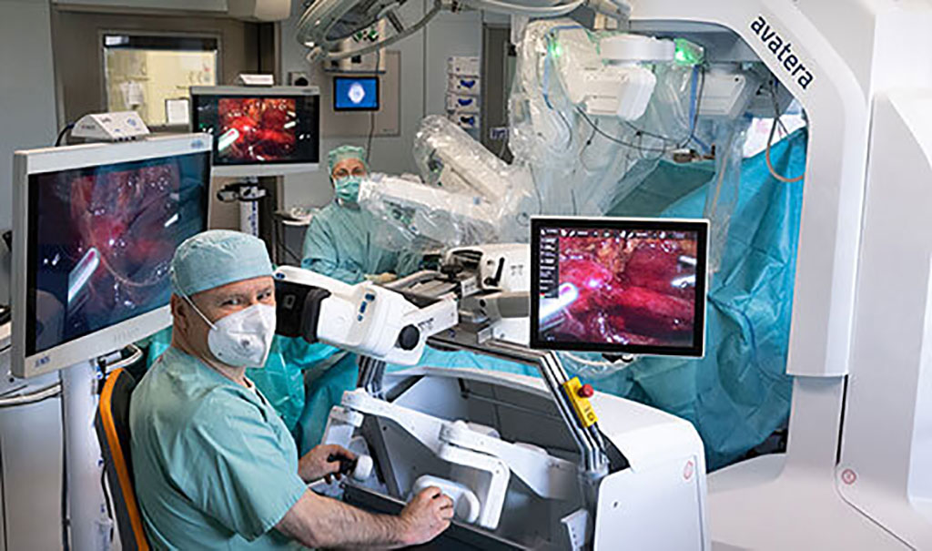 Imagen: El sistema de cirugía asistida por robot, avatera ha progresado al uso clínico (Fotografía cortesía de avateramedical GmbH)
