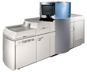 Imagen: El analizador clínico Vantera ofrece la tecnología que tiene la capacidad de contar directamente el número de partículas de lipoproteína de baja densidad (LDL) (Fotografía cortesía de LipoScience).