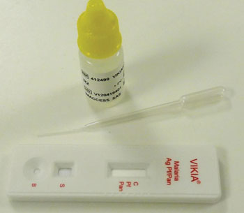 Imagen: La prueba de diagnóstico rápido VIKIA Malaria Ag Pf/Pan (Fotografía cortesía de IMACCESS).