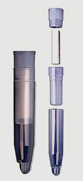 Imagen: El dispositivo Cortisol Salivette para la recolección de saliva (Fotografía cortesía de Sartedt).