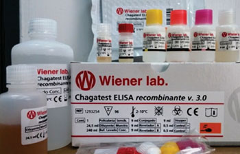 Imagen A: El kit de análisis recombinante Chagatest ELISA v 3.0 para el diagnóstico de los individuos infestados por Trypanosoma cruzi (Fotografía cortesía de Wiener Lab).