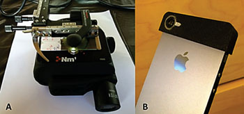 Imagen: Microscopios portátiles y acoplados a teléfonos móviles: A) El microscopio B portátil, de campo, Newton Nm1-600 XY) El CellScope, de lente invertido unido a un iPhone 5s (Fotografía cortesía de la Red de Salud Universitaria).