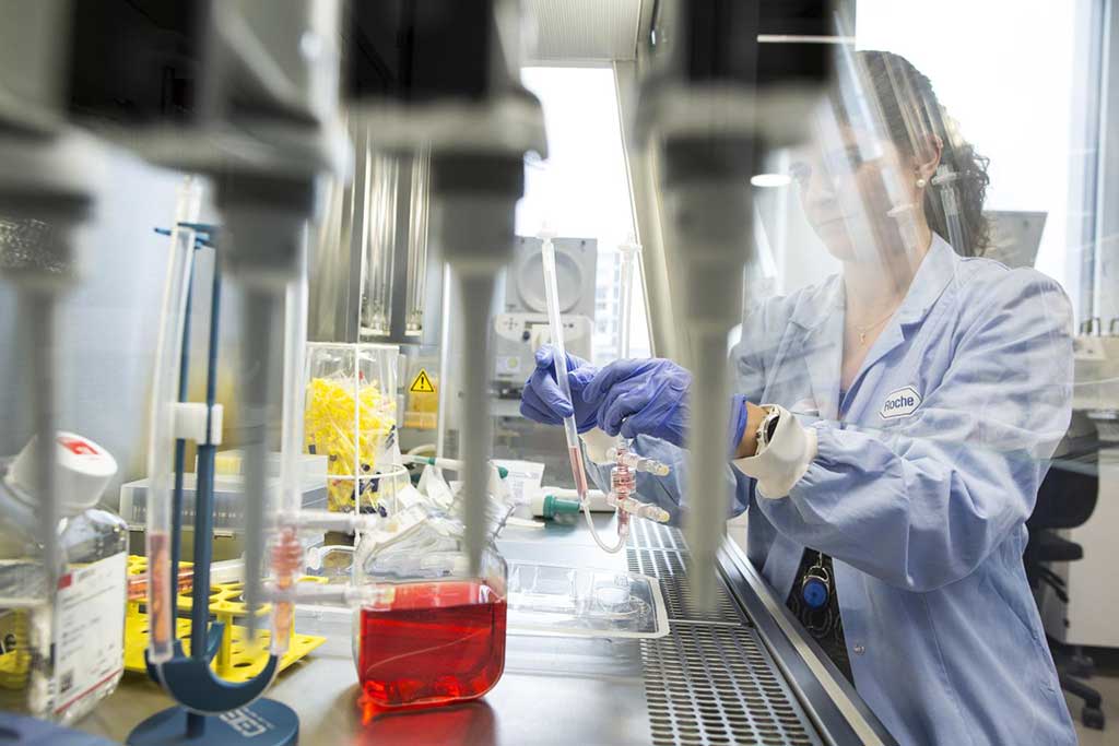 Imagen: Antibiótico inyectable con nuevo modo de acción podría afectar significativamente la tasa de morbilidad de la COVID-19 (Fotografía cortesía de Roche)