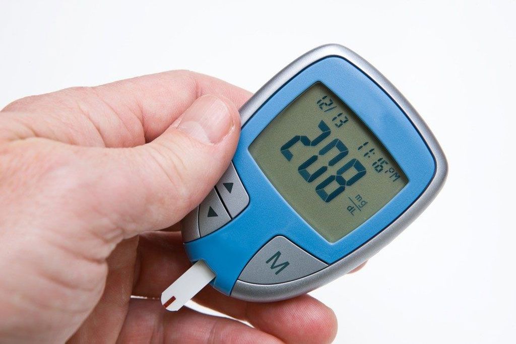 Imagen: El monitor de glucosa en sangre muestra un resultado más alto de lo normal que podría provocar hiperglucemia (Fotografía cortesía de Diabetes Self-Management).