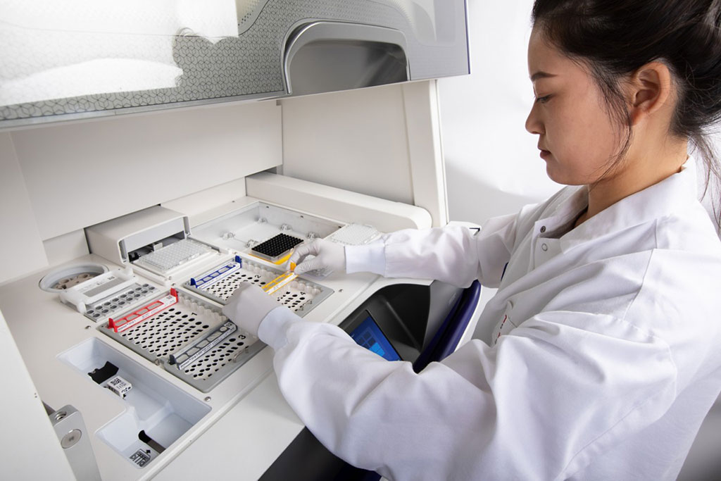 Imagen: Instrumento Thermo Ion Torrent Genexus Sequencer (Fotografía cortesía de Thermo Fisher Scientific)