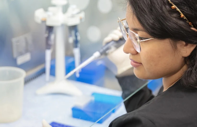 Imagen: la prueba genómica también predice qué pacientes con CEC tienen más probabilidades de beneficiarse de la radioterapia adyuvante (fotografía cortesía de Castle Biosciences)