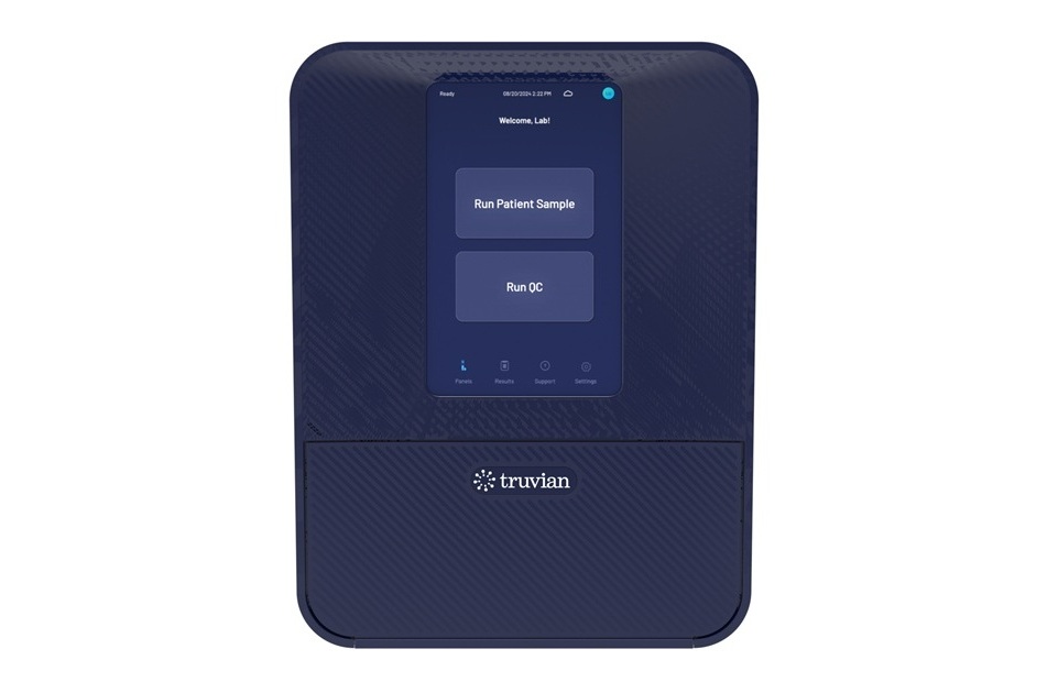 Imagen: la FDA de EUA ha autorizado TruVerus, el primer analizador de sangre multimodal de mesa para pruebas rápidas y descentralizadas (fotografía cortesía de Truvian Health)