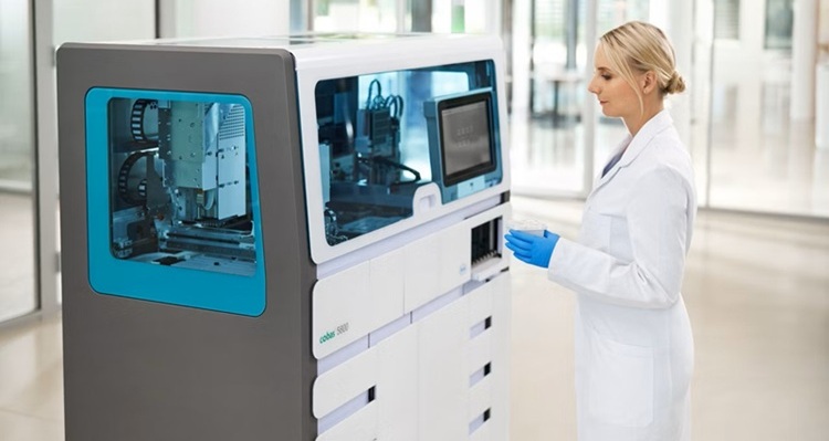 Imagen: el ensayo cobas BV/CV mejora las capacidades de los sistemas cobas 5800/6800/8800 (fotografía cortesía de Roche)
