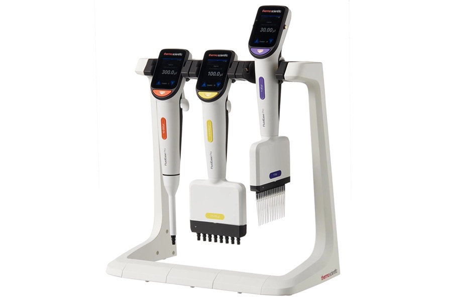 Imagen: El Fluid Ease Pro ClipTip facilita una pipeteo reproducible tanto en flujos de trabajo rutinarios como exigentes (fotografía cortesía de Thermo Fisher Scientific)