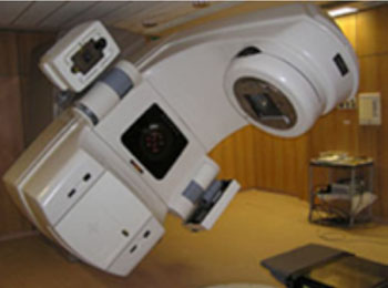 Imagen: Un acelerador lineal usado para la radioterapia (Fotografía cortesía de la Universidad de Arkansas).