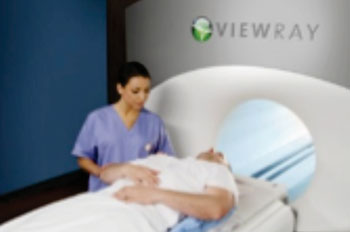 Imagen: El sistema MRIdian, diseñado para la radioterapia guiada por RM (Fotografía cortesía de ViewRay).