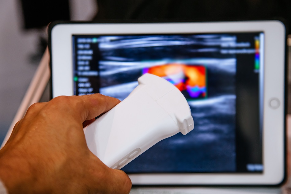 Imagen: El ultrasonido mejorado por contraste tiene una amplia variedad de aplicaciones en entornos de diagnóstico e intervencionista (Fotografía cortesía de 123RF)