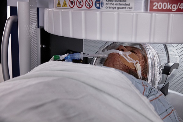 Imagen: El sistema Swoop es el único sistema de imágenes cerebrales por RM portátil del mundo aprobado por la FDA que proporciona imágenes en múltiples puntos de atención (foto cortesía de Hyperfine)