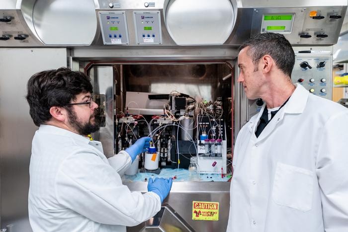 Imagen: un fármaco reutilizado para la ELA se ha convertido en una sonda de imágenes para ayudar a diagnosticar la neurodegeneración (Foto cortesía de St. Jude Children’s Research Hospital)