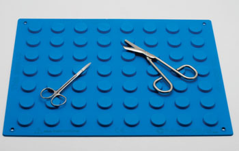Image: The LT10G reusable magnetic surgical mat (Photo courtesy of MENODYS).