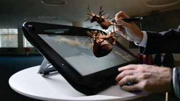Image: Manipulating the 3DS living heart simulator (Photo courtesy of Dassault Systèmes).