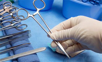 Image: A new study shows no difference in the rate of postoperative surgical site infection outpatient surgical procedures between sterile and nonsterile gloves (Photo courtesy of the Mayo Clinic).