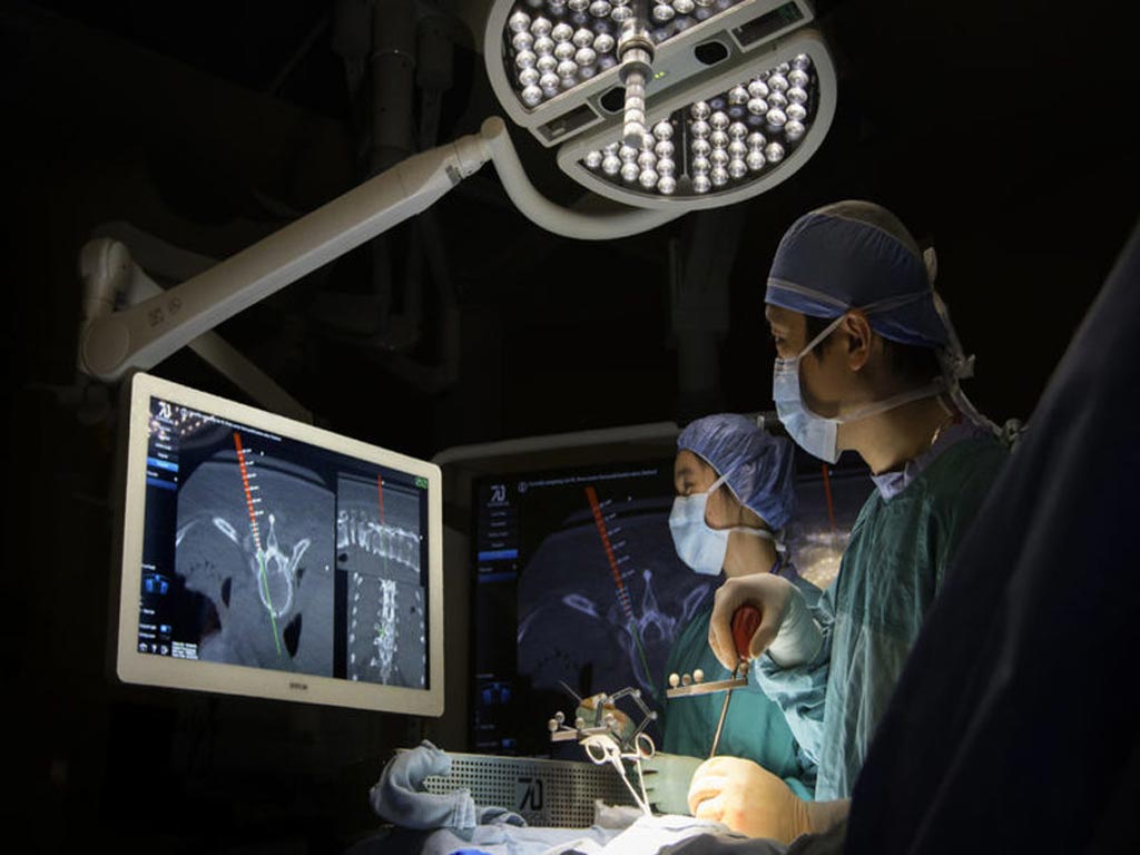 Image: The MIGS system for spinal surgery (Photo courtesy of 7D Surgical). Image: The MIGS system for spinal surgery (Photo courtesy of 7D Surgical).