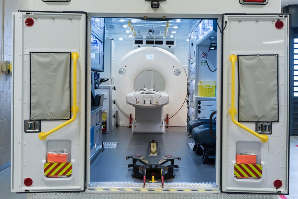 Image: The specialized MSU is equipped with a 16-slice CT scanner (Photo courtesy of Northwestern Medicine).