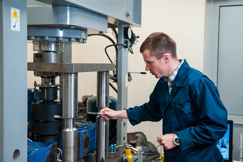 Image: Dr. Alexander Komissarov testing the magnesium, gallium, and zinc alloy (Photo courtesy of NUST-MISiS)