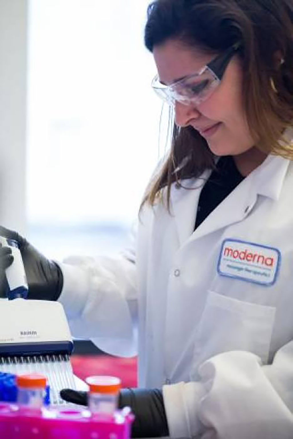 Image: Moderna Begins Dosing in Phase 3 Study of mRNA COVID-19 Vaccine Candidate (Photo courtesy of Moderna, Inc.)