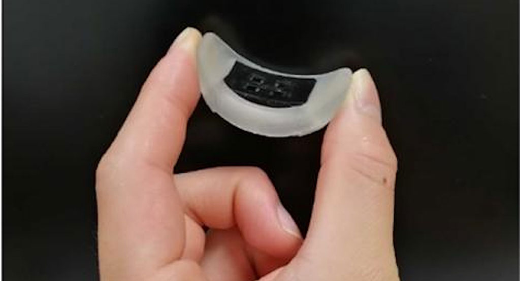 Image: A wearable transcutaneous sensor measures bilirubin levels in babies (Photo courtesy of Ota Hiroki/ YNU)