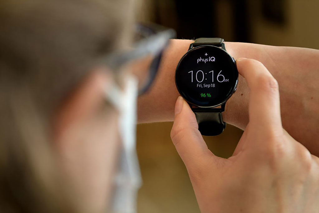 Image: Smartwatch-Based Algorithm Detects Early Signs of COVID-19 (Photo courtesy of physIQ)