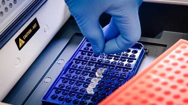 The global POC molecular diagnostics market is anticipated to expand at a CAGR of 8.5% during 2023-2031 (Photo courtesy of Freepik)