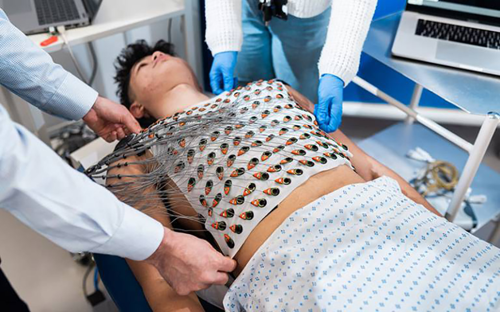 图片重用背心映射心脏电活动预测突发心死风险