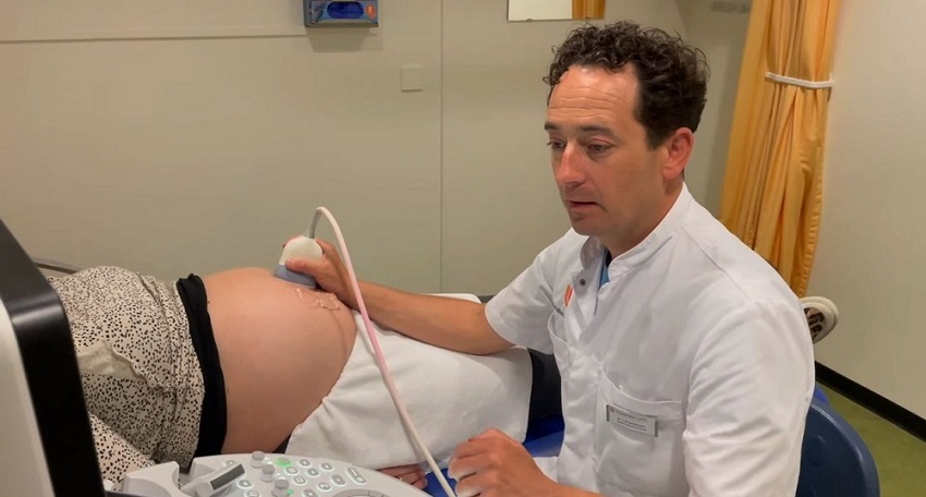 Image: A Doppler ultrasound can reveal whether or not the placenta is working properly (Photo courtesy of Amsterdam UMC)