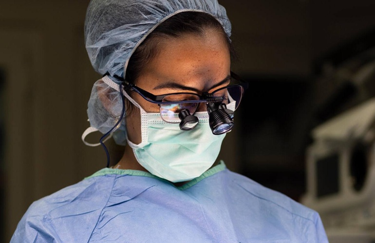 Image: Surgeon Dr. Hala Muaddi, first author of the study demonstrating an AI system for detecting surgical site infections (Photo courtesy of Mayo Clinic)