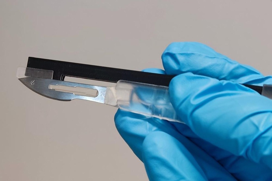 Image: The scalpel that can diagnose presents a new diagnostic tool concept (Photo courtesy of UCT Prague)