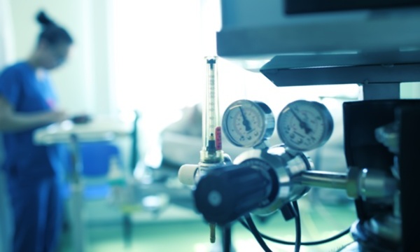 Image: High-dose inhaled nitric oxide has demonstrated antimicrobial activity in preclinical models (photo courtesy of Adobe Stock)