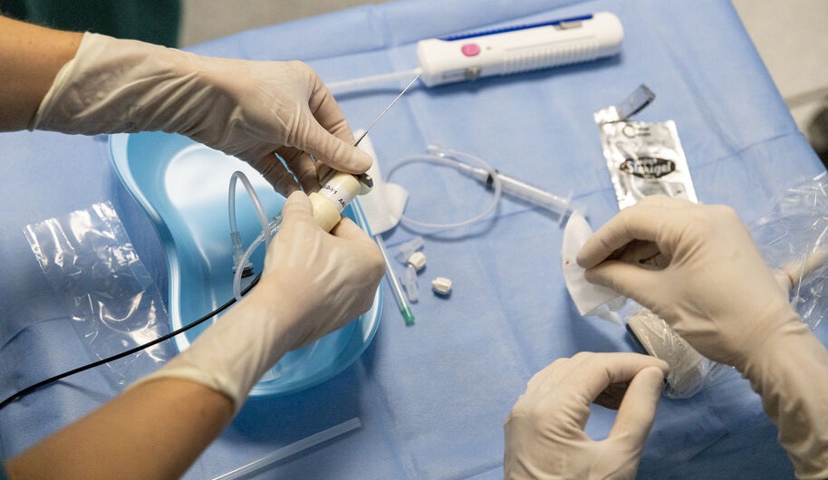 Image: The new ultrasonic needle allows for two to three times more tissue to be sampled than current needle biopsy methods. (Phot courtesy of Kalle Kataila, Aalto University)