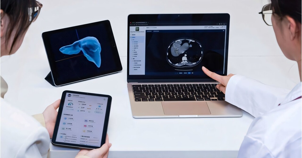 Image: The system transforms traditional static medical data into dynamic resources, streamlining multidisciplinary consultations and referral processes while enabling patients to shift from passively receiving treatment to actively participating in their health management, further strengthening doctor-patient collaboration. (Photo courtesy of Hong Kong Polytechnic University)