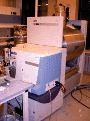 Image: A linear ion trap - Fourier transform ion cyclotron resonance mass spectrometer (MALDI FTICR MS) similar to that used in the gastric cancer glycomics study (Photo courtesy of Wikimedia Commons).