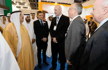 Image: Arab Health delegates meet with Roche delegates at the 2014 Arab Health Exhibition and Congress (Photo courtesy of Roche Diagnostics).