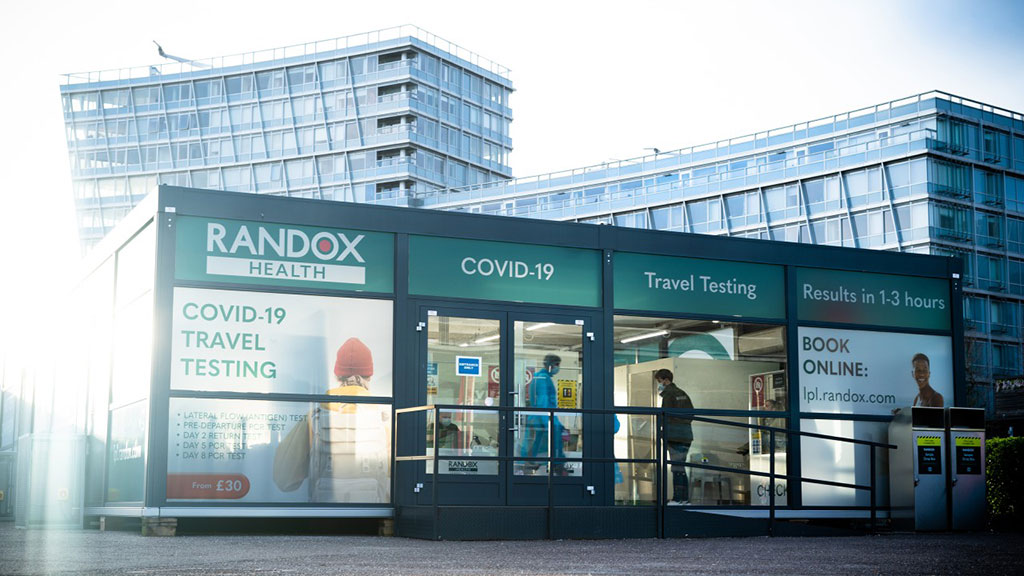 Image: Mobile test stations from Randox enable simple and fast testing with Vivalytic from Bosch (Photo courtesy of Bosch Healthcare)