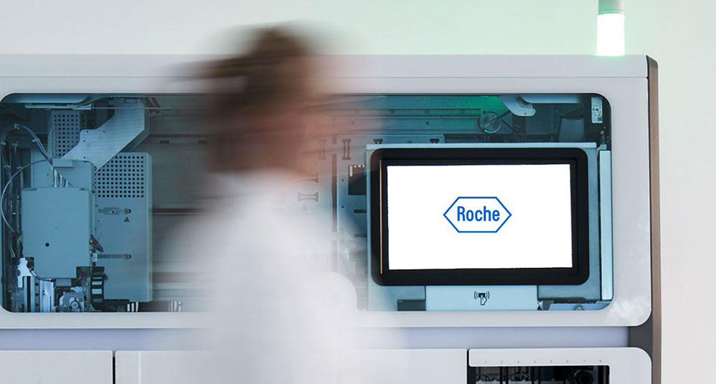 Image: The Roche exhibit booth at AACC 2022 featured demonstrations of 18 innovative systems (Photo courtesy of Roche)