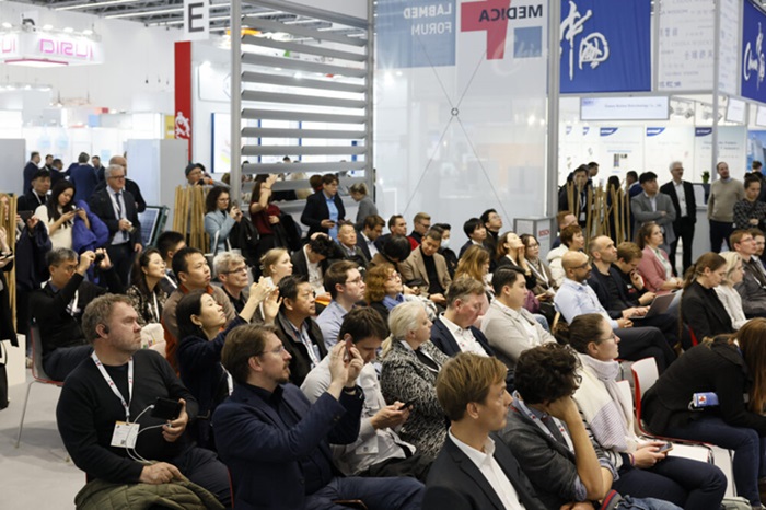 Image: International expert meeting for trends and innovations in laboratory medicine - the MEDICA LABMED FORUM at MEDICA (Photo courtesy of Constanze Tillmann/Messe Düsseldorf)