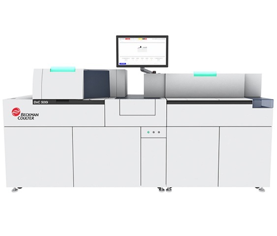 Image: The space-saving DxC 500i clinical analyzer delivers high-quality chemistry and immunoassay results (Photo courtesy of Beckman Coulter)