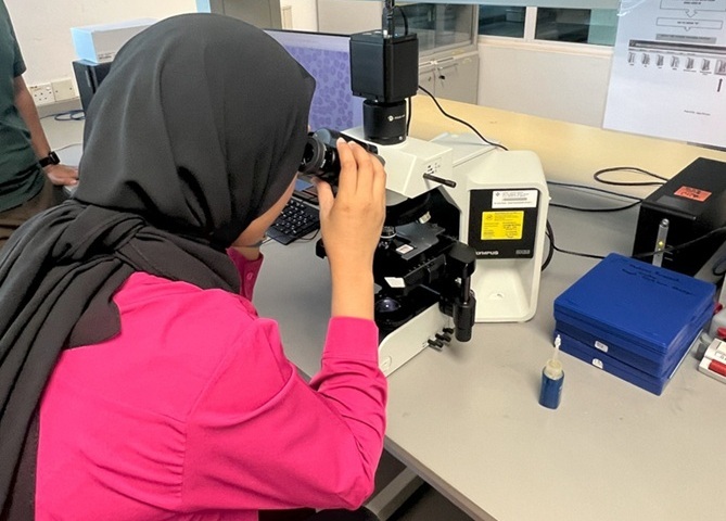 Image: The mobile-compatible, AI-powered assistant for malaria improves diagnostic accuracy in real-world rural conditions (Photo courtesy of Universiti Malaya)