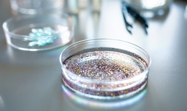 Image: The new method tracks the path of nanoplastic particles from oral ingestion down to the cellular level (Photo courtesy of Shutterstock)