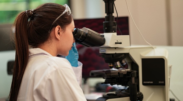 Image: The collaboration aims to develop next-generation predictive biomarkers from routine H&E-stained biopsy slides to identify patients most likely to benefit from a selected ACD (photo courtesy of Adobe Stock)